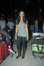 Nargis Fakri snapped at international airport on 1st Feb 2012 (56).JPG